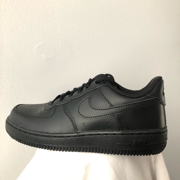 Nike Air Force 1 all black size 2y - Picture 3 of 4